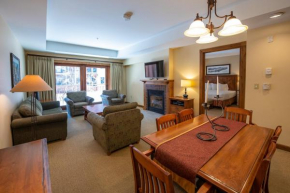 One Bedroom Condo with Large Balcony over Mountaineer Square condo
